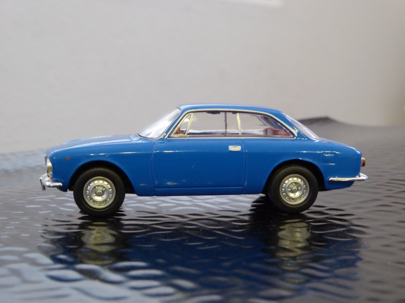 Illustration for article titled Hot Sixty 4th: Tomica TLV - Alfa Romeo GT1300